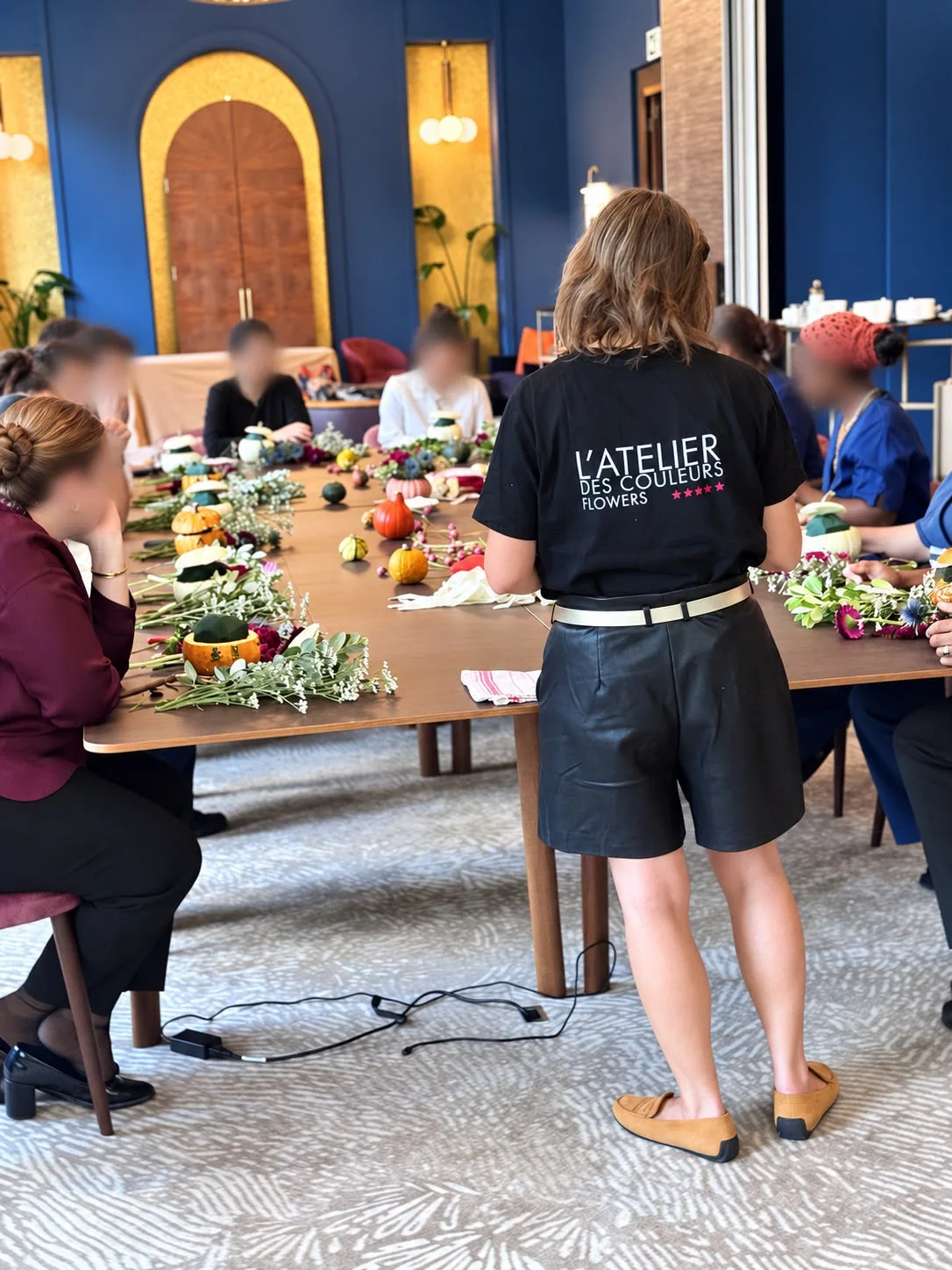 Participants réunis lors d’un atelier floral