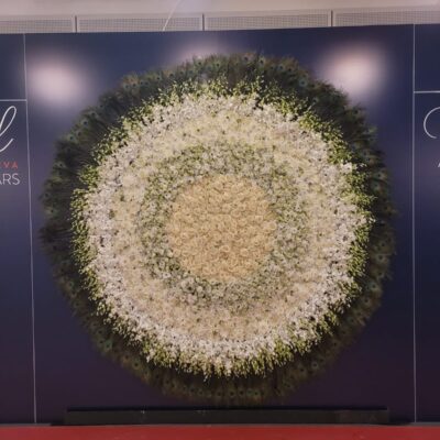 MUR FLEURS FRAICHES ET PUMES POUR LE BAL DE LA CROIX ROUGE SUISSE